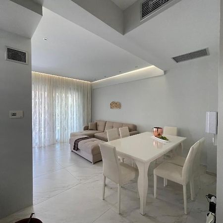 Villa Theodora In Front Of The Sea Hanioti Bagian luar foto